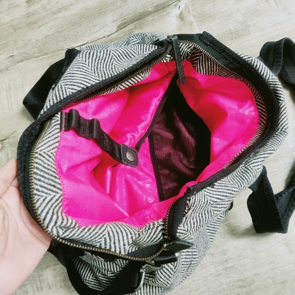 Lululemon Wool Tote Black Gray Pink Big Gym Yoga Laptop Shoulder Bag Vintage - Picture 9 of 13